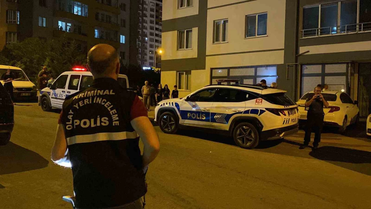 Kayseri'de bir kad�n 14'�nc� kattan d��t�