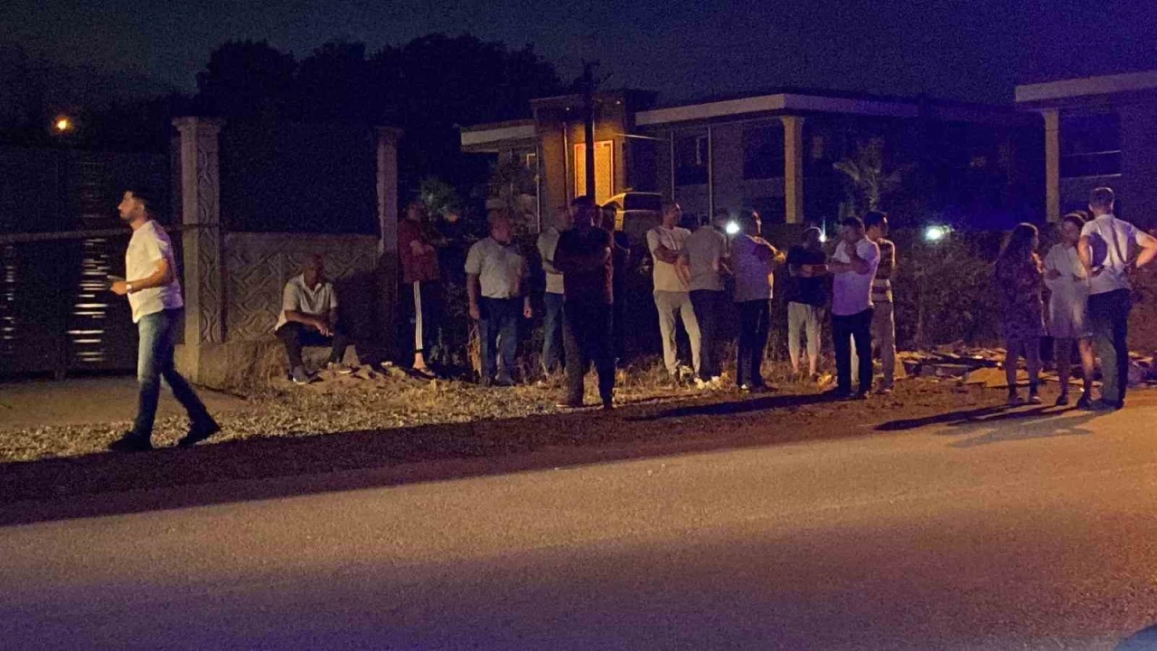 Kocaeli'de amca deh�eti: 2 �l�, 1 yaral�