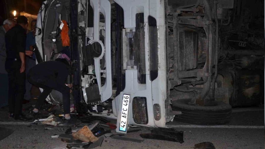 Konya'da iki tır çarpıştı: 1 ölü, 1 yaralı