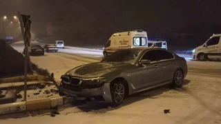 Konya'da kar yağışı kazaya neden oldu: 3 yaralı