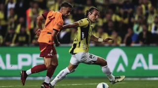Lider Galatasaray yarın Fenerbahçe'yi konuk edecek