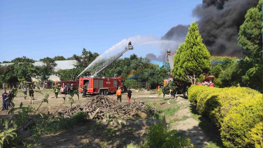 Manisa Valisi: Yang�n�n s��ramamas� i�in �al���yoruz