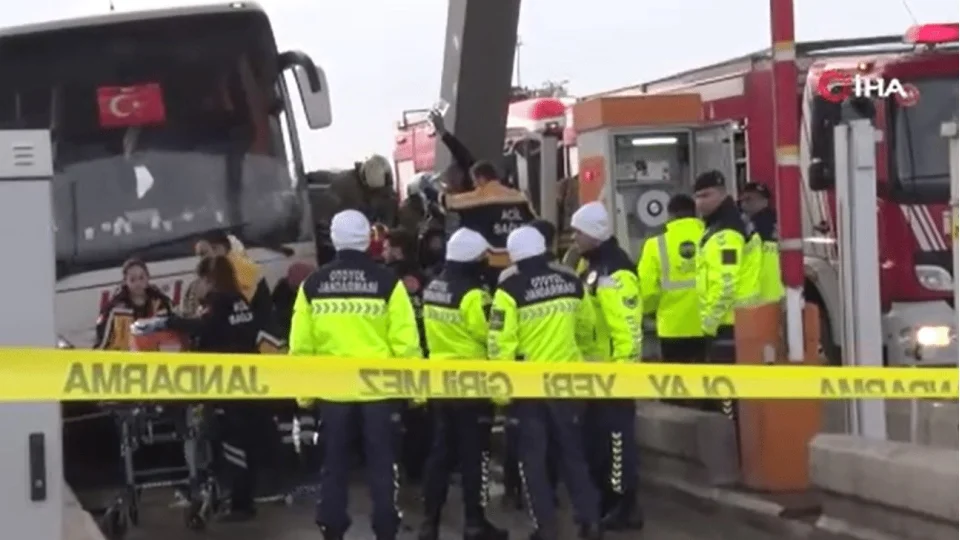 Silivri Kuzey Marmara gi�elerinde feci kaza: 2 �l�