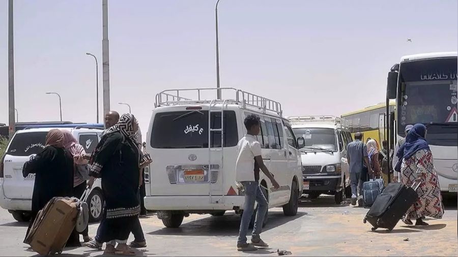 Sudan'dan �ad'a 125 bin ki�i s���nd�