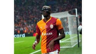 Victor Osimhen, UEFA ampiyonlar Ligi'ndeki gol saysn 3'e ykseltti