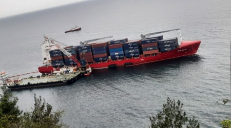Yük gemisi Kastamonu'da karaya oturdu