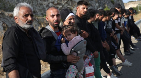 Yunanistan'da gmenler polise teslim oldu