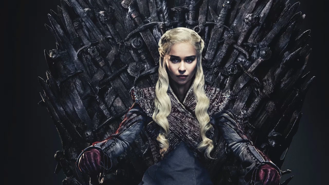 Yüzlerce 'Game of Thrones' aksesuarı açık artırmada