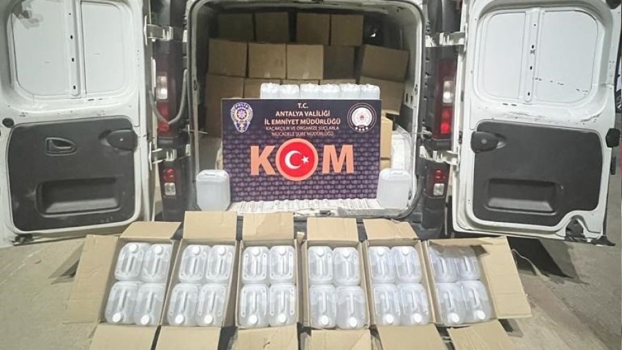 Antalya'da 2.5 ton sahte alkol ele geçirildi