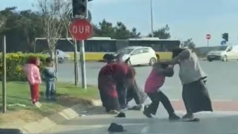 Arnavutköy'de dilencilerin bölge kavgası