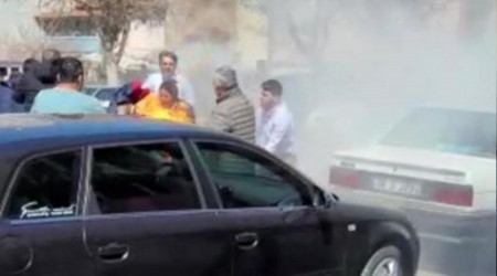 Belediye nnde kendini yakan ahs hayatn kaybetti