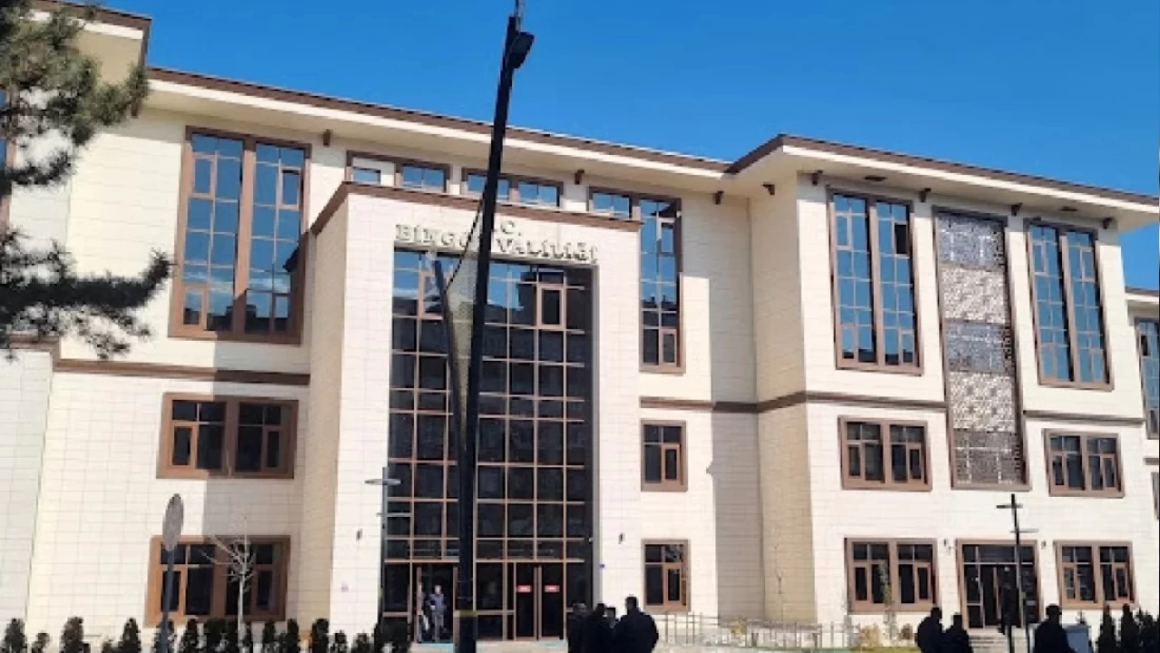 Bing�l'de g�steri ve y�r�y��ler 7 g�n s�reyle yasakland�