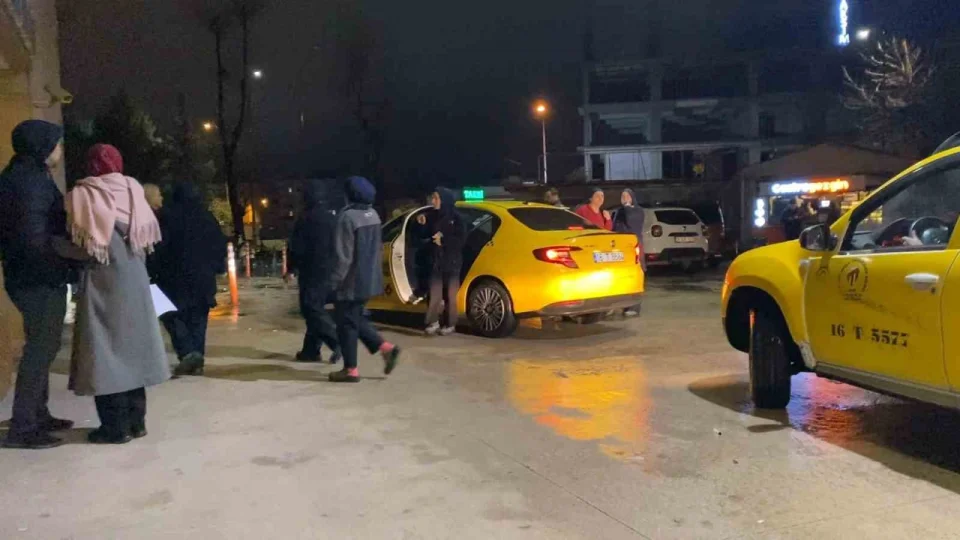 Bursa'da tekstil fabrikasında gıda zehirlenmesi şüphesi: 20 işçi hastaneye kaldırıldı