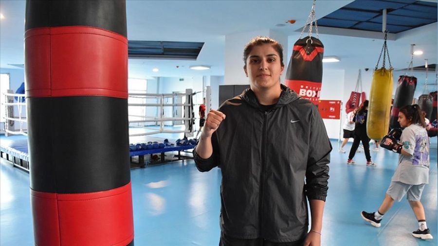 Busenaz Paris hazırlıklarına başladı
