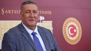 CHP Ni�de Milletvekili �mer Fethi G�rer, "�ift�i bor�lar�ndan dolay� cezaevine girme tedirginli�i ya��yor. �ift�i �ekle, besici yemle u�ra��yor" dedi�