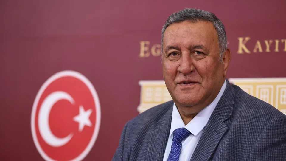 CHP Ni�de Milletvekili �mer Fethi G�rer, "�ift�i bor�lar�ndan dolay� cezaevine girme tedirginli�i ya��yor. �ift�i �ekle, besici yemle u�ra��yor" dedi�