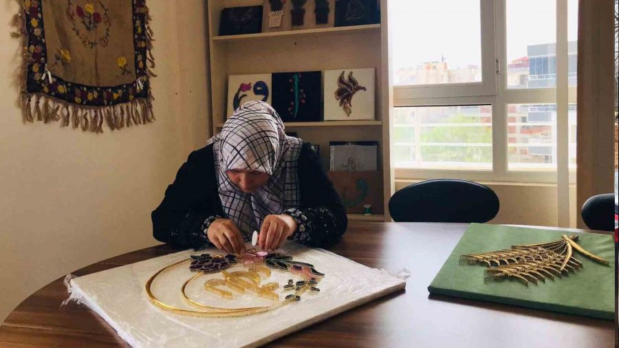 Çivi ve teller kadınların ellerinde sanata dönüşüyor