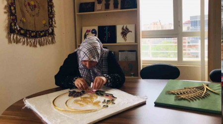 Çivi ve teller kadınların ellerinde sanata dönüşüyor