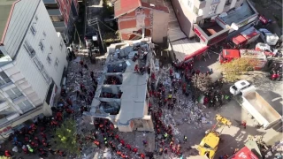 Çöken binanın enkazından 2 kişinin cansız bedeni çıkarıldı