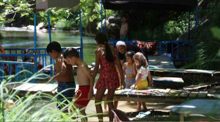 Diyarbakırlılar Sinek Çayı ve Kanyonu'nda serinliyor