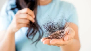 Duş sonrası saç dökülmesine sebep olan hatalar