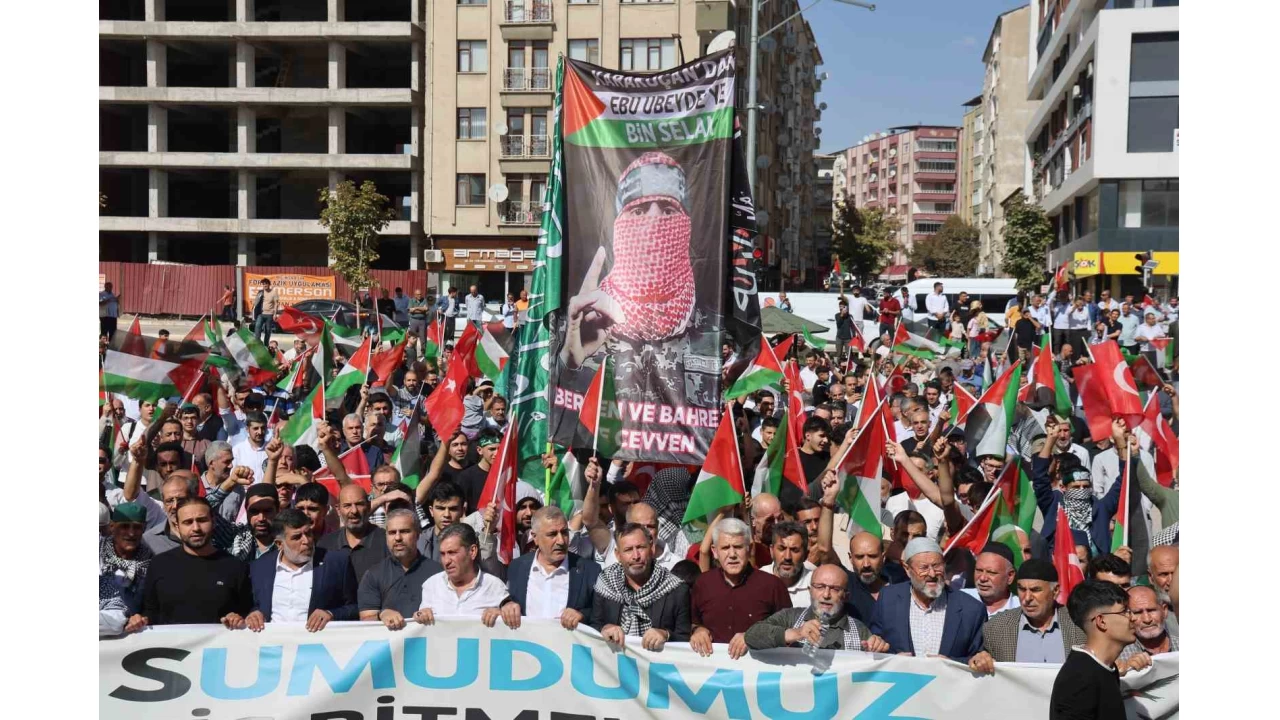 Elaz'da 'Sumud Filosu' iin yry yapld