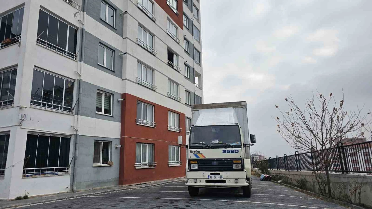 Evi tanrken tartt nakliyeciyi baklad