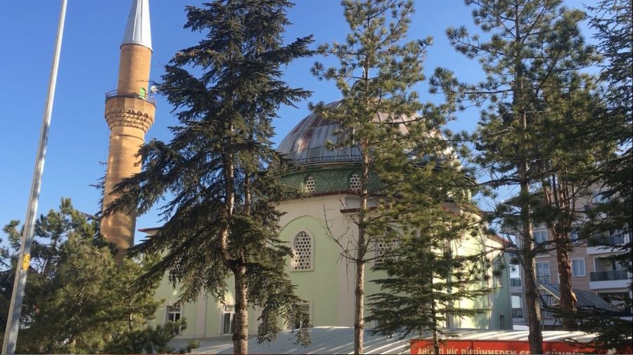 Isparta'da bu camiye giren çıkamıyor
