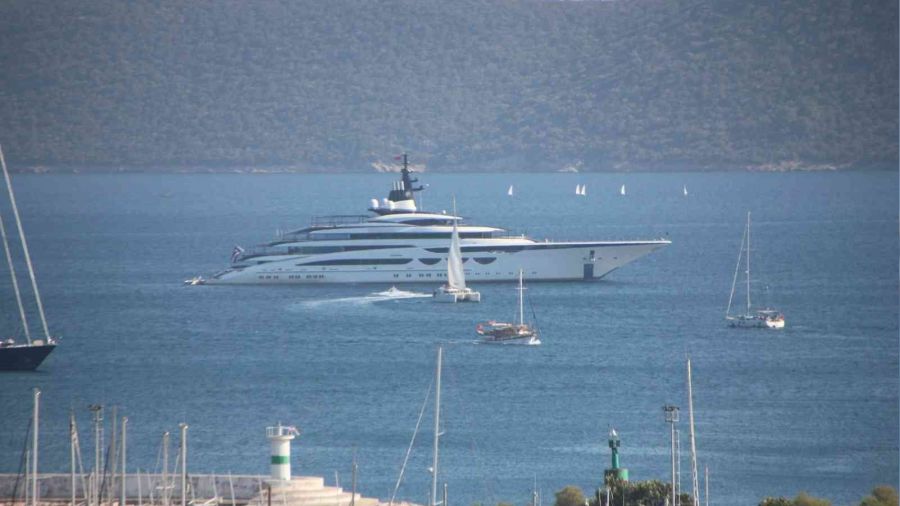 Jamaikal� milyarderin y�zen saray� Bodrum'da