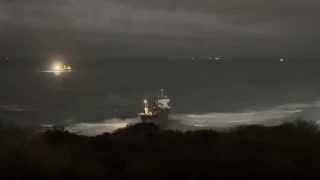 Kargo gemisi Sar�yer'de karaya oturdu