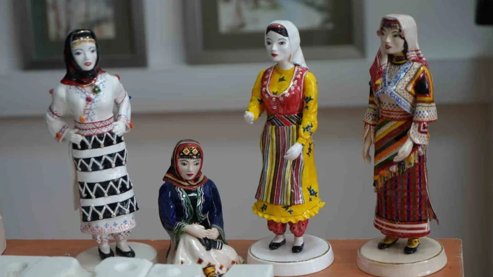 Kastamonu y�resinin k�lt�r�n� yans�tan biblo bebekler tescillendi