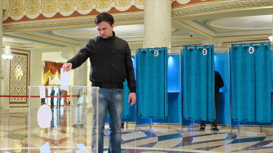 Kazakistan'da 'tek adam rejimini ortadan kaldırma' seçimi