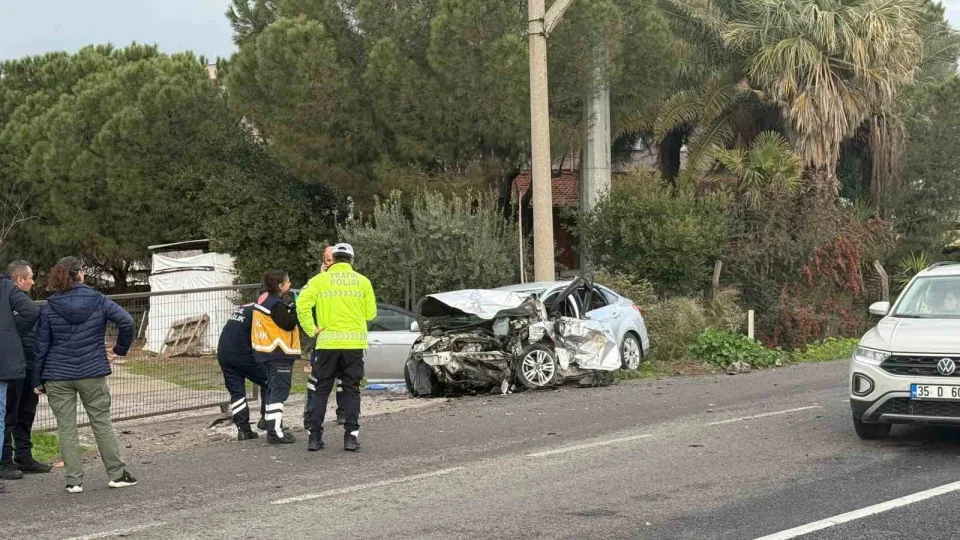 Manisa'da zincirleme trafik kazas�: 2 �l�, 4 yaral�