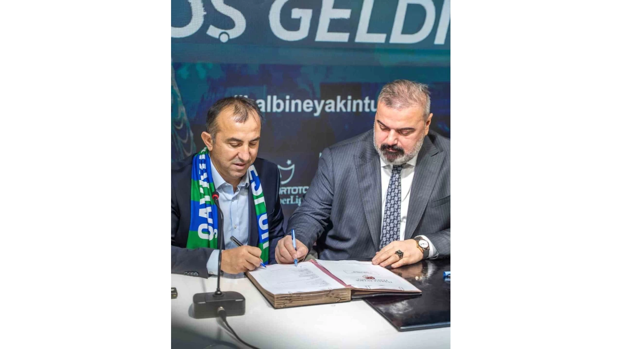 Recep Uçar, Çaykur Rizespor'a 1.5 yıllık imza attı