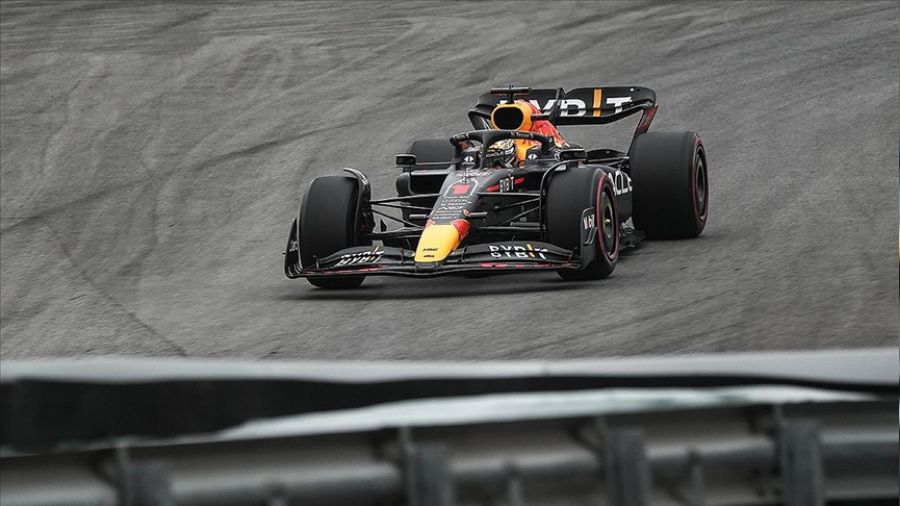 Son yarışı Verstappen kazandı