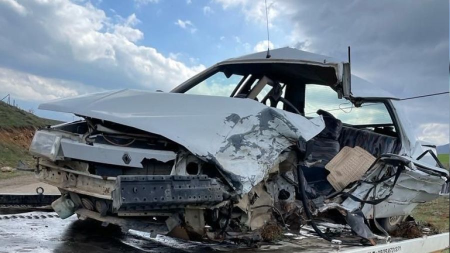 Tufanbeyli'de trafik kazası: 1 ölü, 4 yaralı