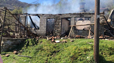 Yangnda ikinci kattan atlayarak cann kurtard