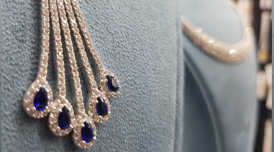 Yasaks�z d���nler g�m�� sat���n� artt�rd�