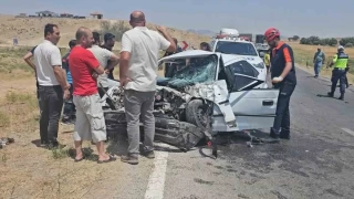 Aksaray'da otomobil ile kamyonet arpt: 1 l, 3 yaral