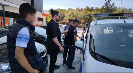 Çaldıkları motosikletler ile duruşmaya geldiler