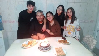 Depremde t�m ailesini kaybetti