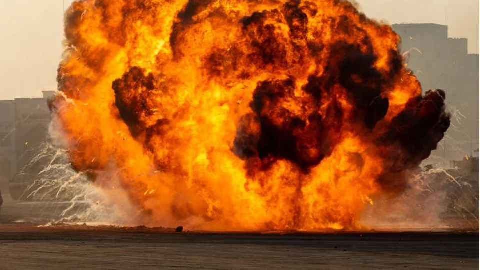 Diyarbak�r Emniyet M�d�rl���ne EYP'li sald�r� giri�imi