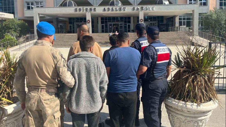 Edirne'de 2 bin 715 kaçak göçmen yakalandı