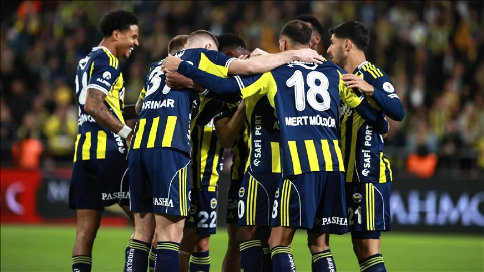 Fenerbah�e yar�n Aston Villa'y� konuk edecek