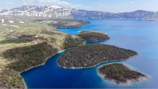 Gizemli bir sakl cennet: Bitlis'in Ahlat sahili ve Nemrut Krater Gl