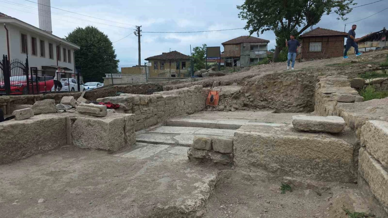 Kazmay� vurduk�a tarih ��k�yor