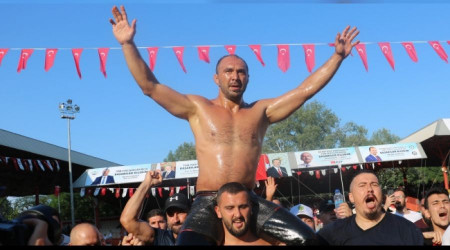 Kırkpınar'da başpehlivanlığı Ali Gürbüz kazandı