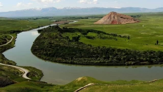 Mu'un gizemli gemiine yolculuk
