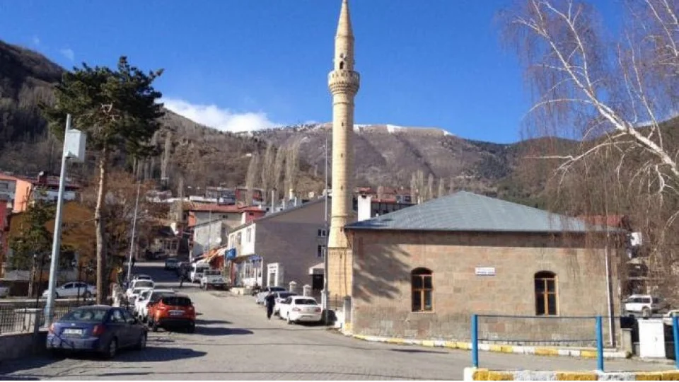 Posof Merkez Camii: Osmanl� mimarisinin zarif �izgilerini ta��r