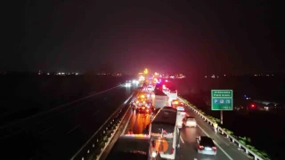 Sakarya'da 16 aracın karıştığı zincirleme kazada 4'ü ağır 13 yaralı